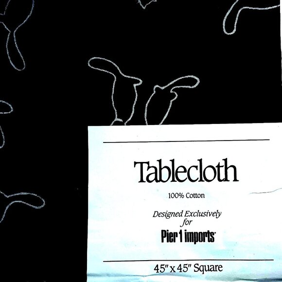 Kitty Tablecloth Pier 1 Halloween Black Cat Silhouettes 45 Square Cotton NWT - Picture 3 of 3